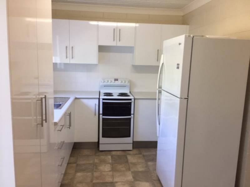 2/178 Baker Street, Koongal QLD 4701